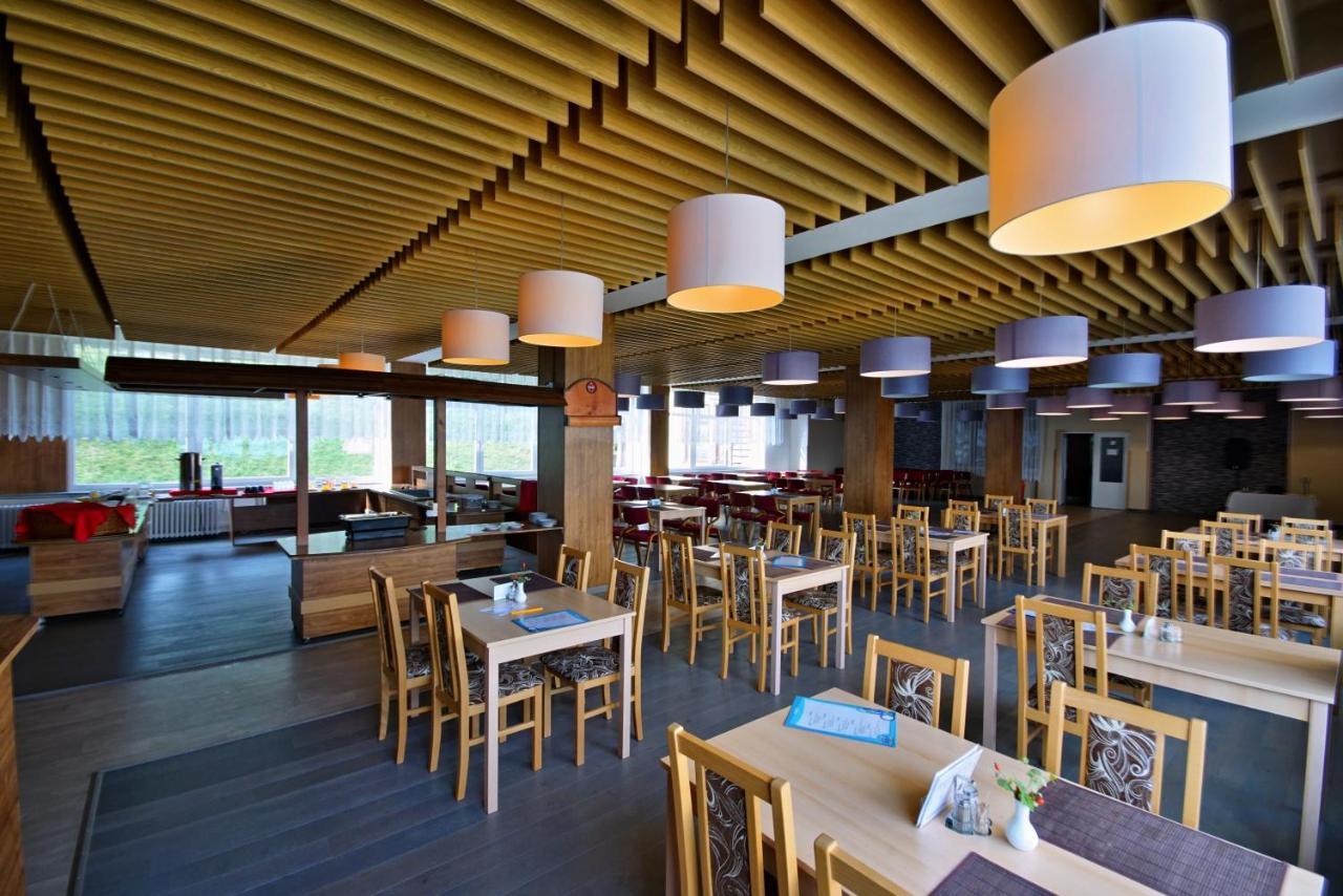 Horsky Hotel Jelenovska S Bazenem V Cene Valašské Klobouky Екстериор снимка