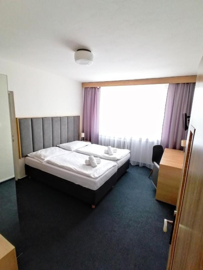 Horsky Hotel Jelenovska S Bazenem V Cene Valašské Klobouky Екстериор снимка