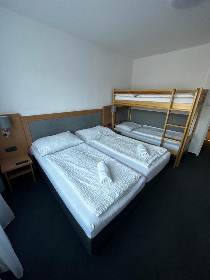 Horsky Hotel Jelenovska S Bazenem V Cene Valašské Klobouky Екстериор снимка