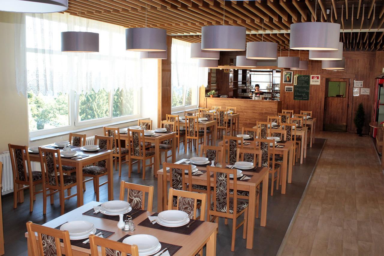 Horsky Hotel Jelenovska S Bazenem V Cene Valašské Klobouky Екстериор снимка