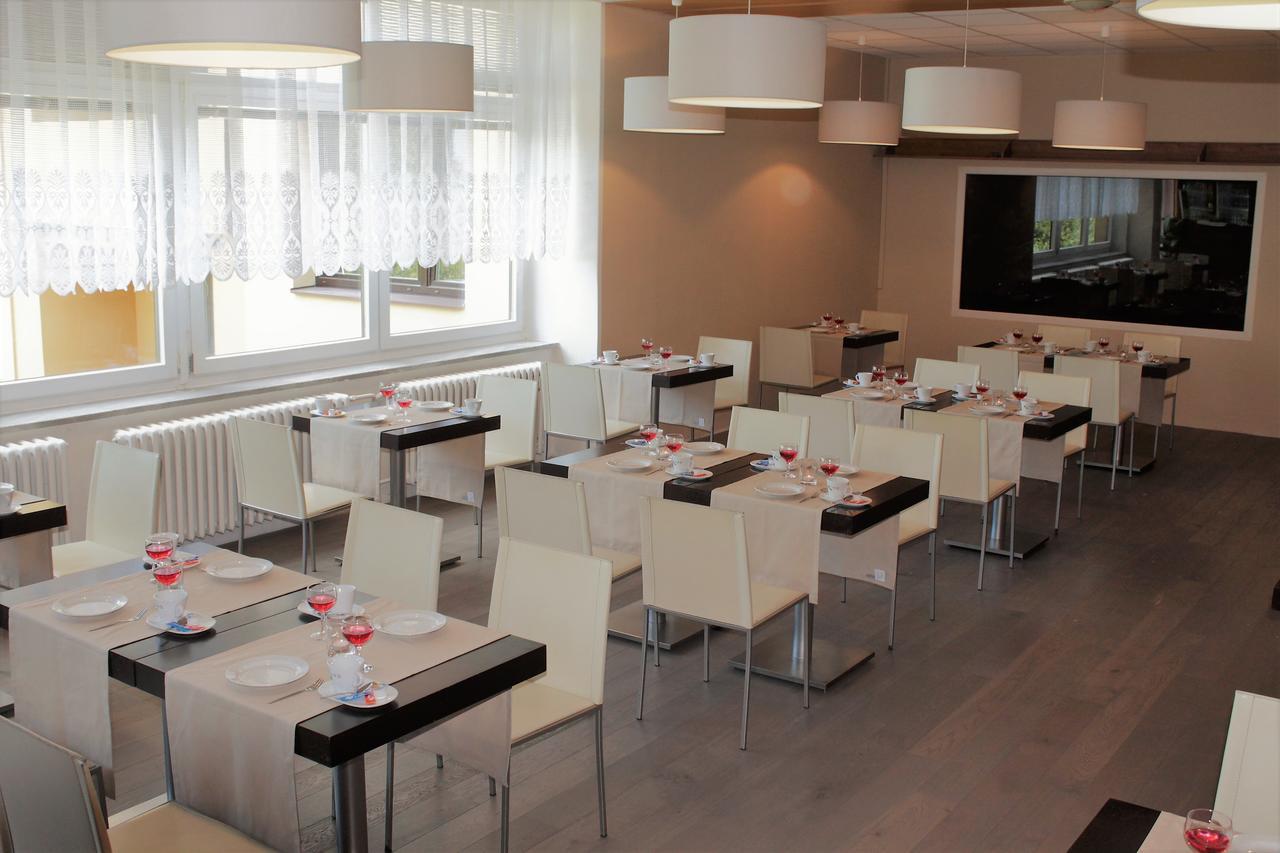 Horsky Hotel Jelenovska S Bazenem V Cene Valašské Klobouky Екстериор снимка